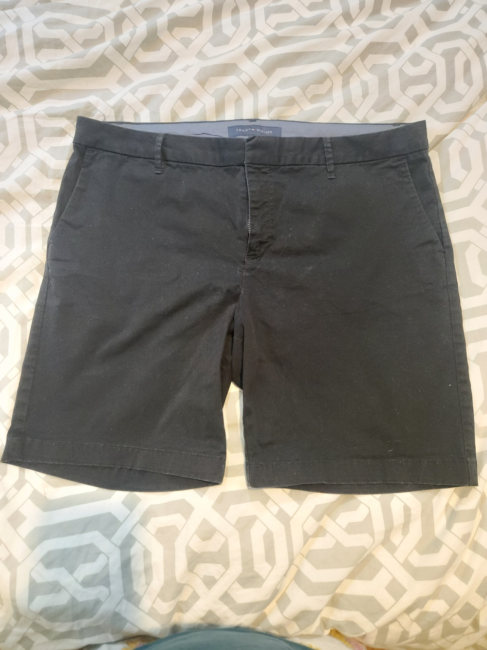 Tommy Hilfiger Women's Black Flat Front Chino Shorts Size 14